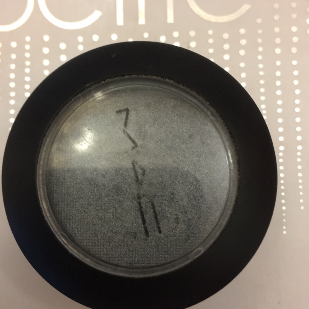 Eyeshadow silver ring - Picture 3 of 4